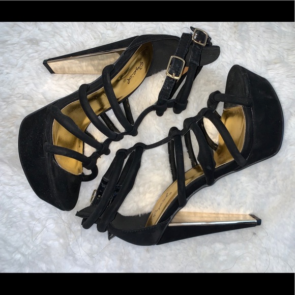 Lulus Shoes - Black heels